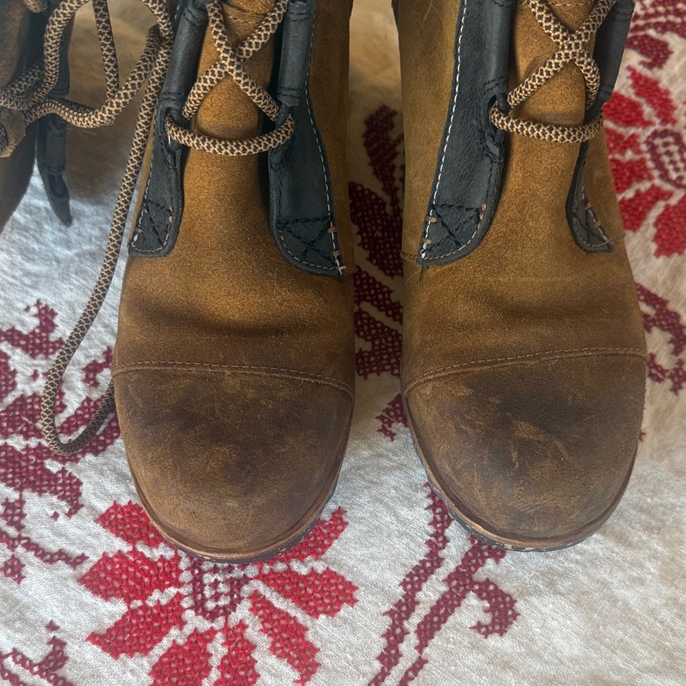 Sorel Cate The Great Brown and Black Lace-Up Wedge Boots - Picture 5 of 7